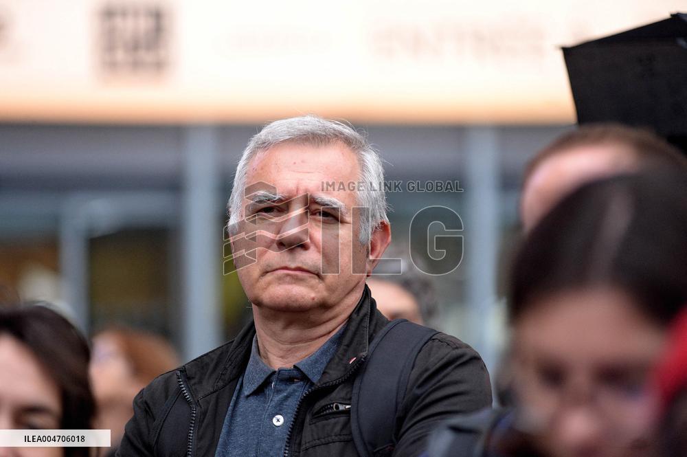 Bloquons Tout At Place d'Italie - Paris