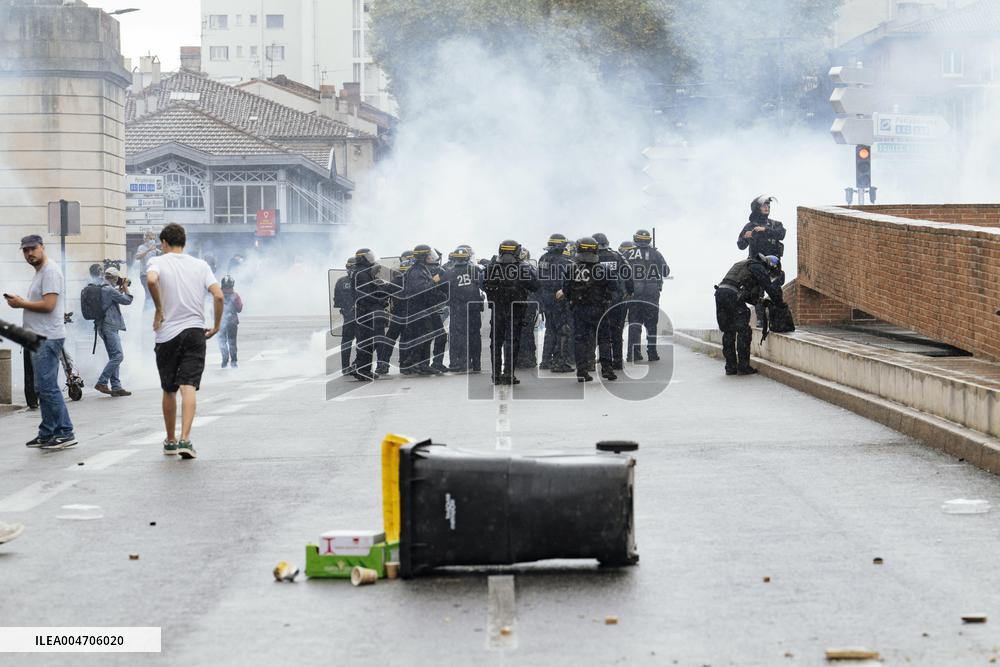 Bloquons Tout In Toulouse