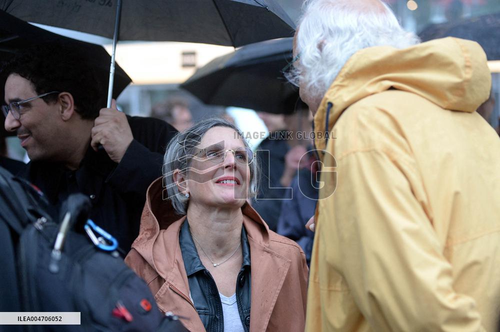 Bloquons Tout At Place d'Italie - Paris