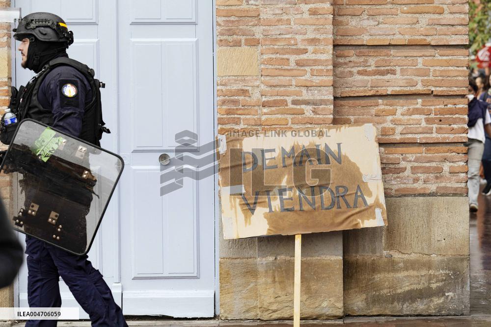 Bloquons Tout In Toulouse