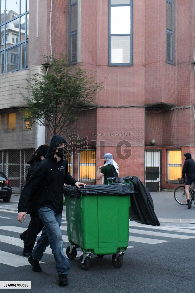 Bloquons Tout In Paris