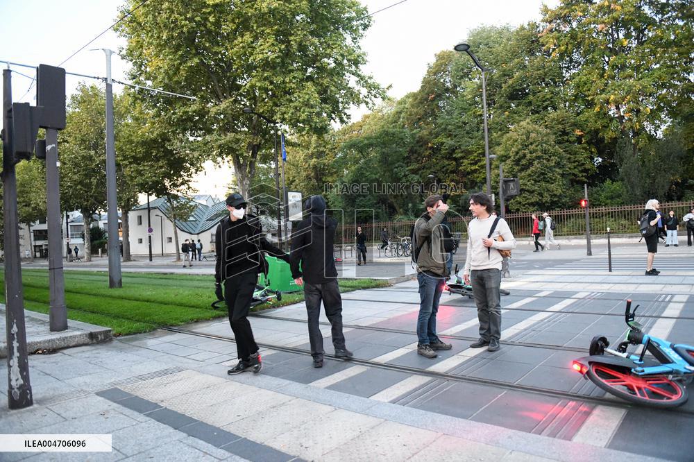 Bloquons Tout In Paris