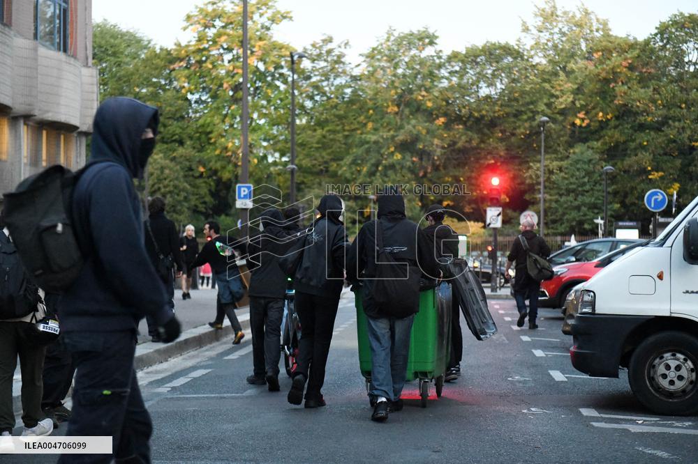 Bloquons Tout In Paris