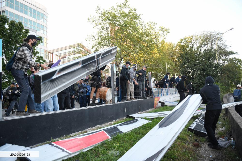 Bloquons Tout In Paris