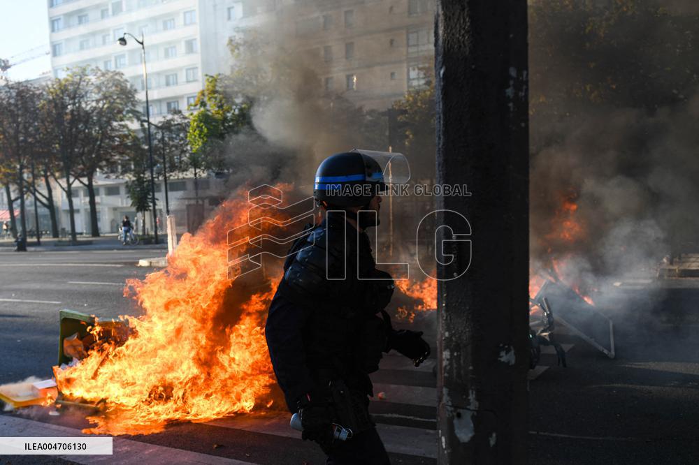 Bloquons Tout In Paris