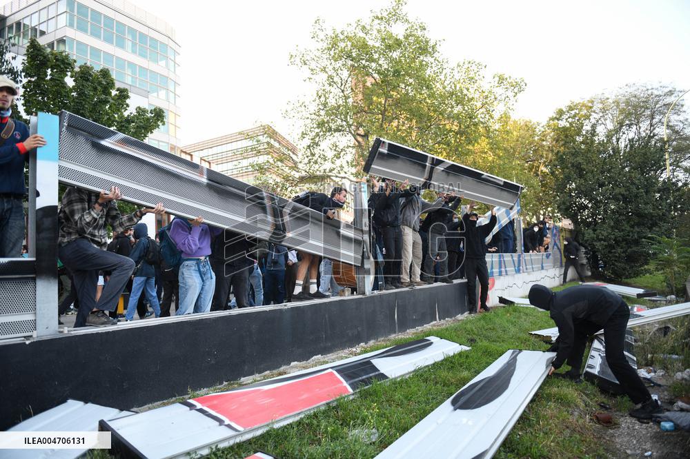 Bloquons Tout In Paris