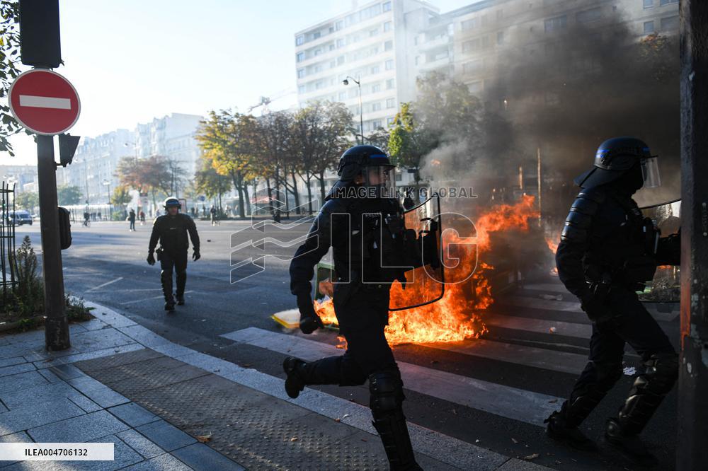 Bloquons Tout In Paris