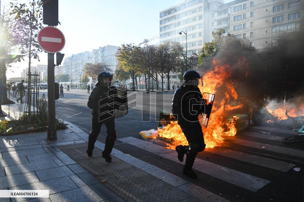 Bloquons Tout In Paris