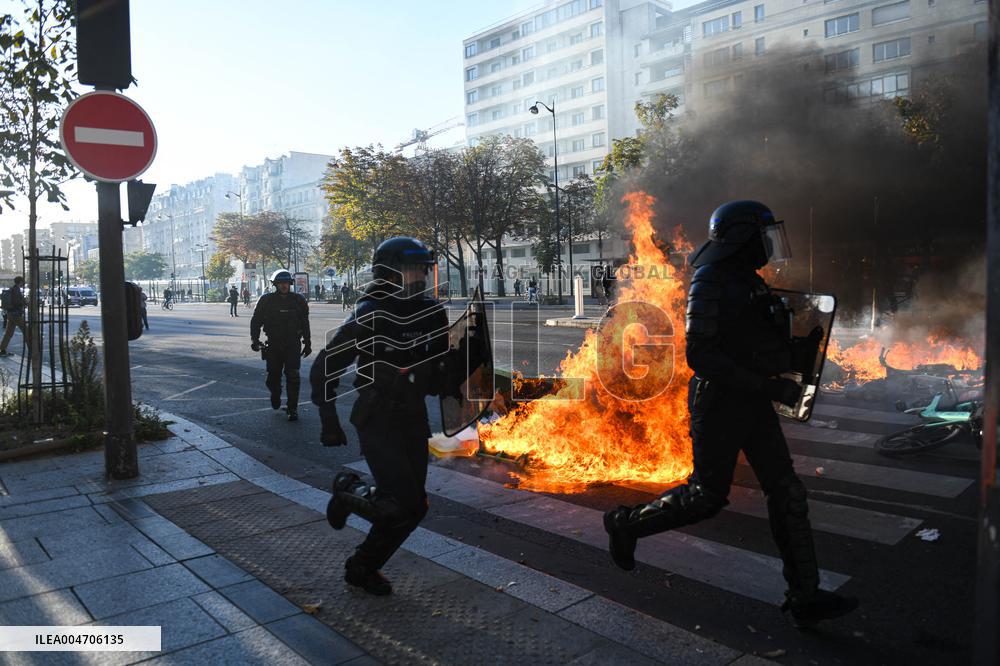 Bloquons Tout In Paris