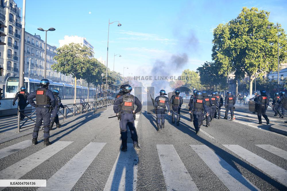 Bloquons Tout In Paris