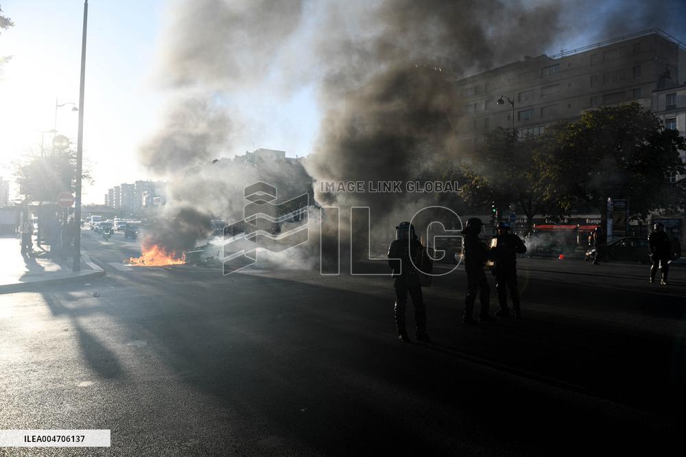 Bloquons Tout In Paris