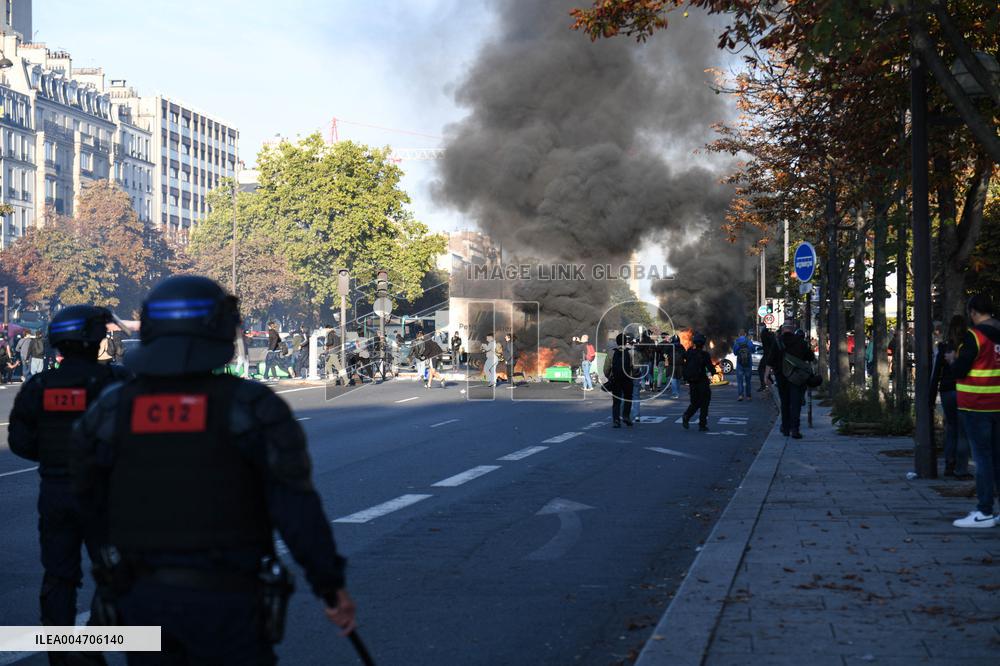 Bloquons Tout In Paris