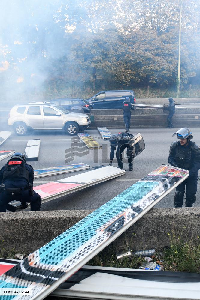 Bloquons Tout In Paris