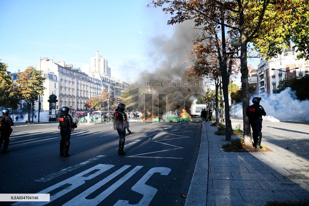 Bloquons Tout In Paris