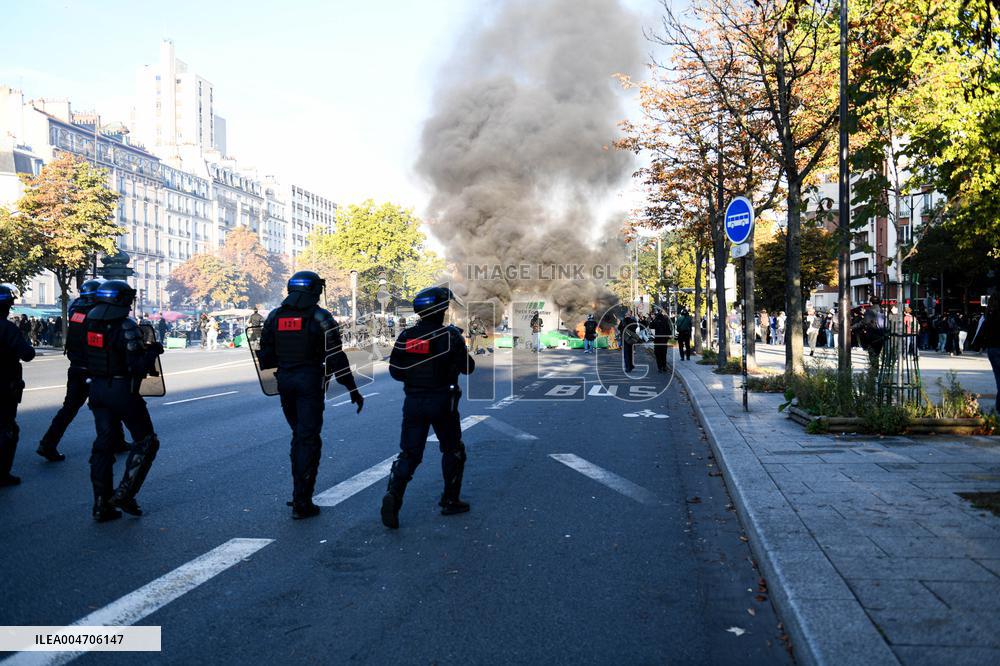 Bloquons Tout In Paris