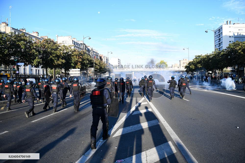 Bloquons Tout In Paris