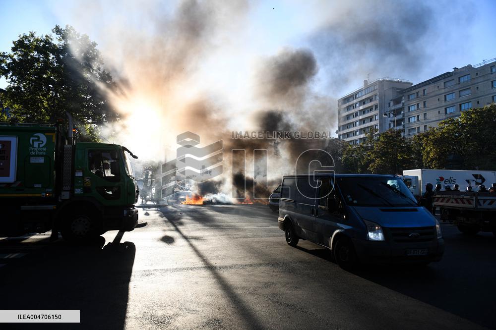 Bloquons Tout In Paris