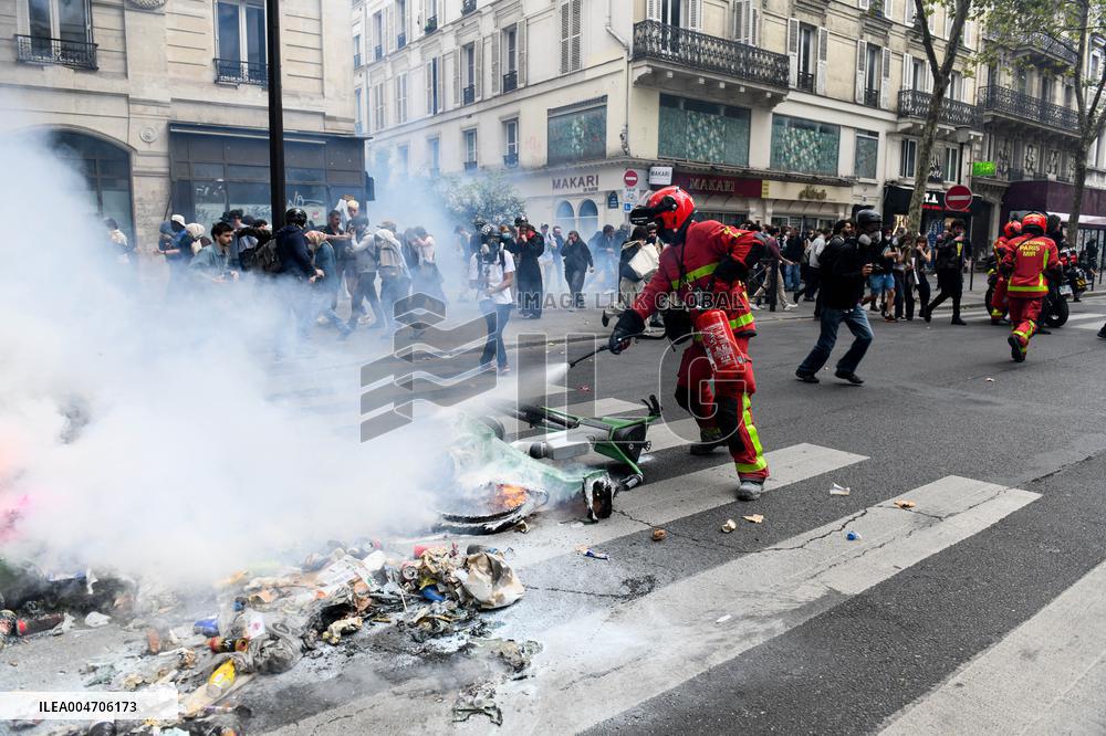 Bloquons Tout In Paris