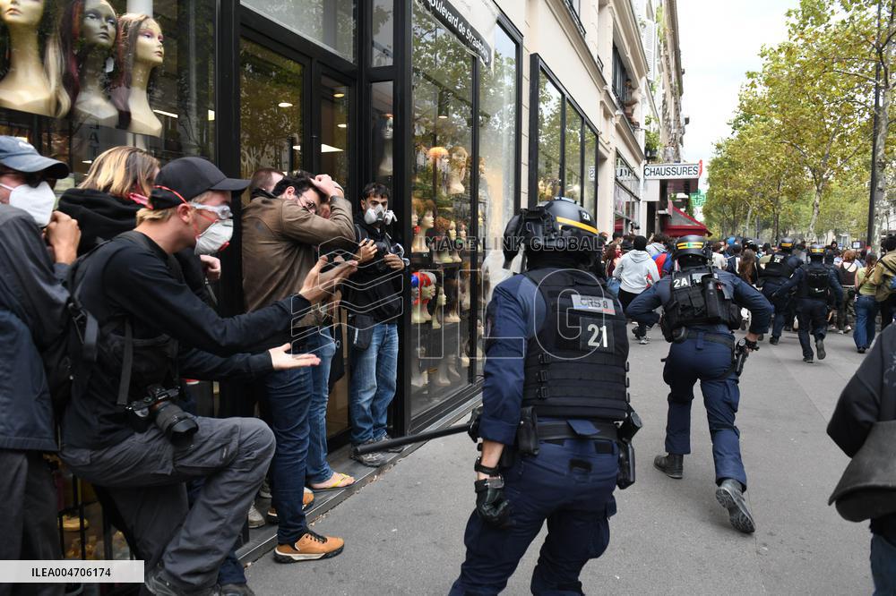 Bloquons Tout In Paris