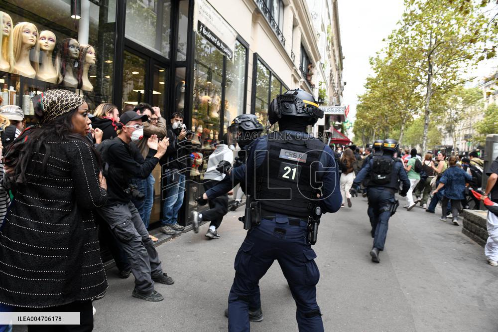 Bloquons Tout In Paris