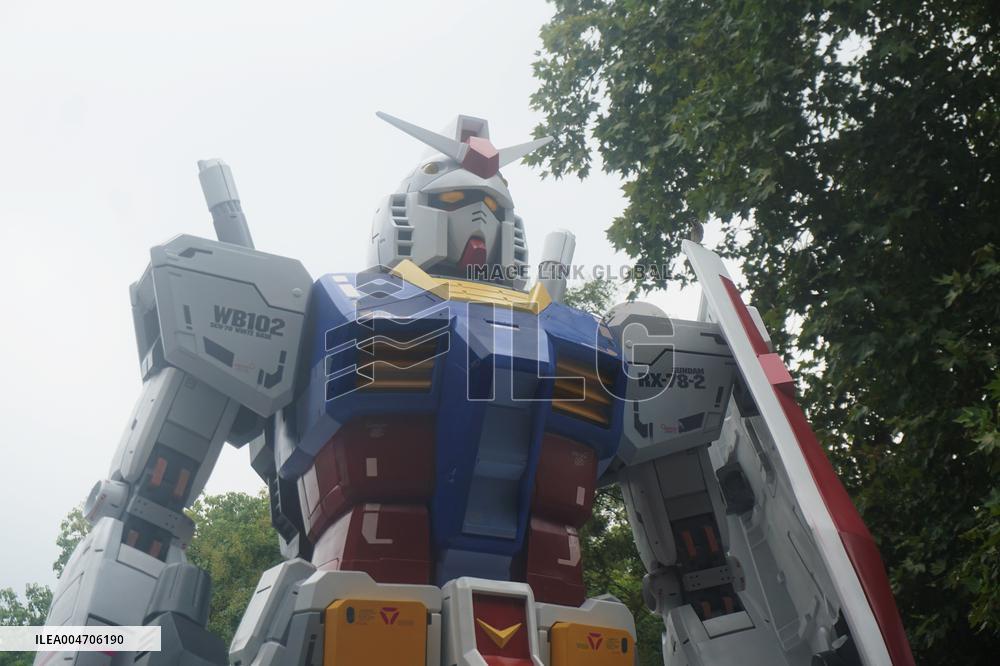 Giant Statues Gundam