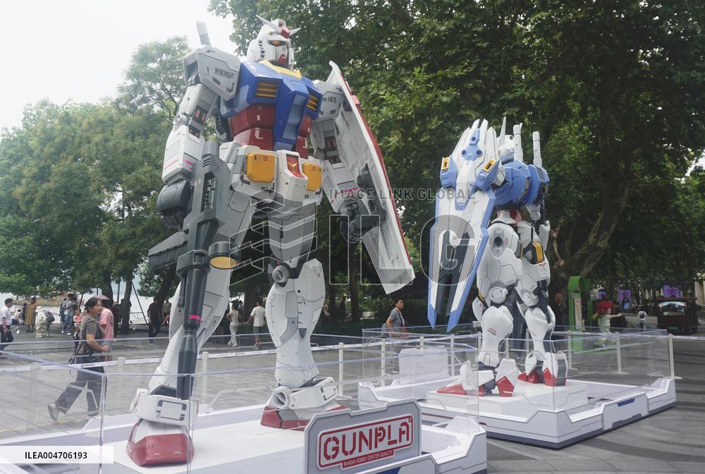 Giant Statues Gundam