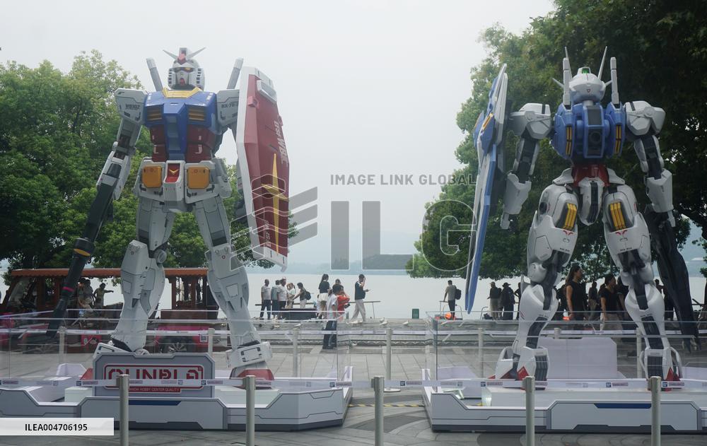 Giant Statues Gundam