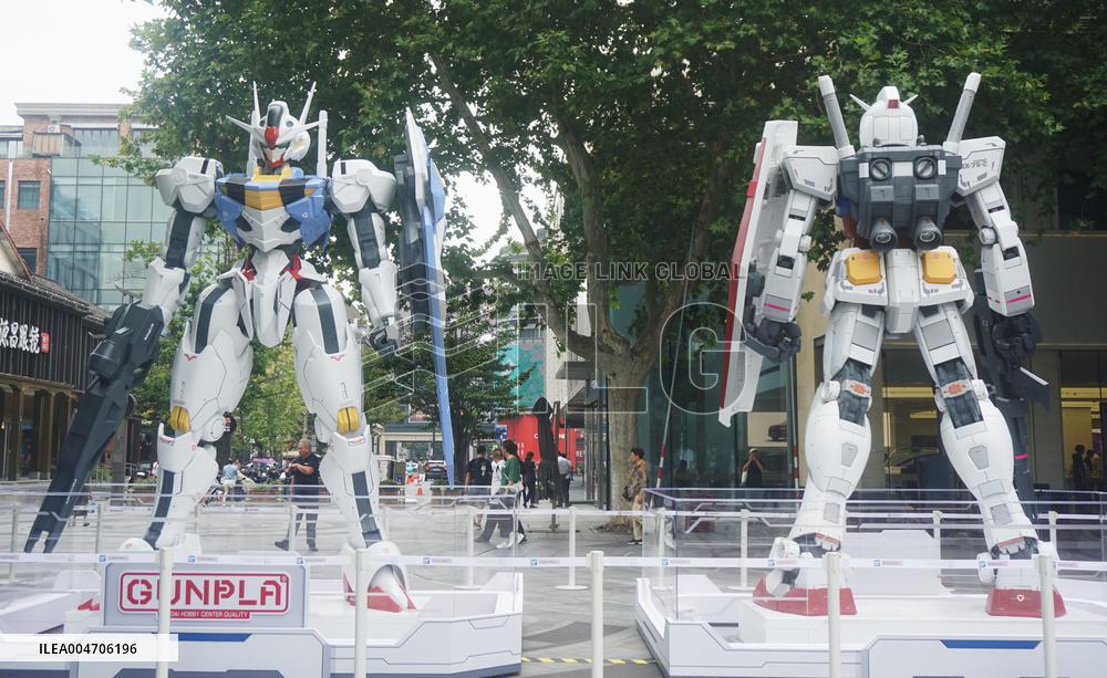 Giant Statues Gundam