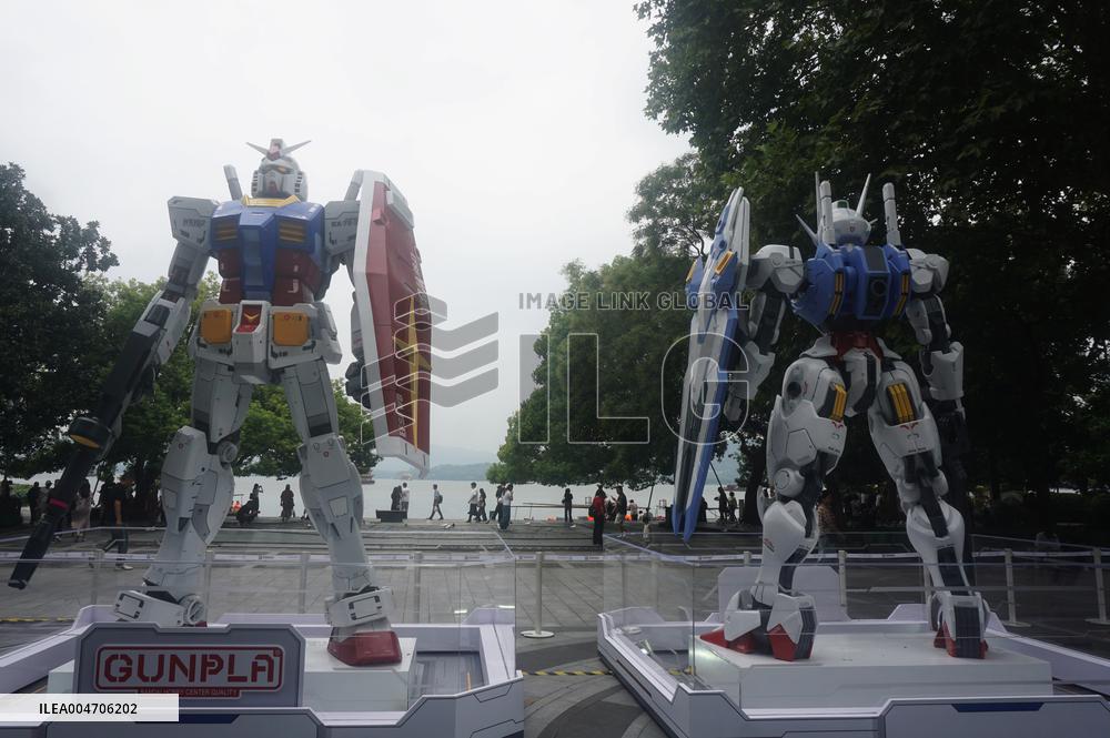 Giant Statues Gundam