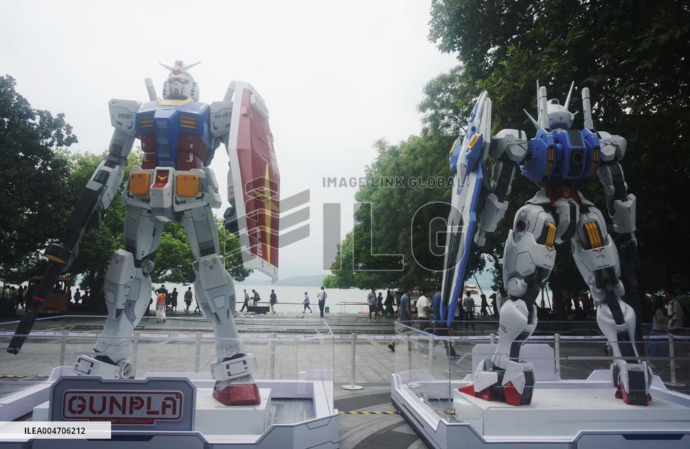 Giant Statues Gundam