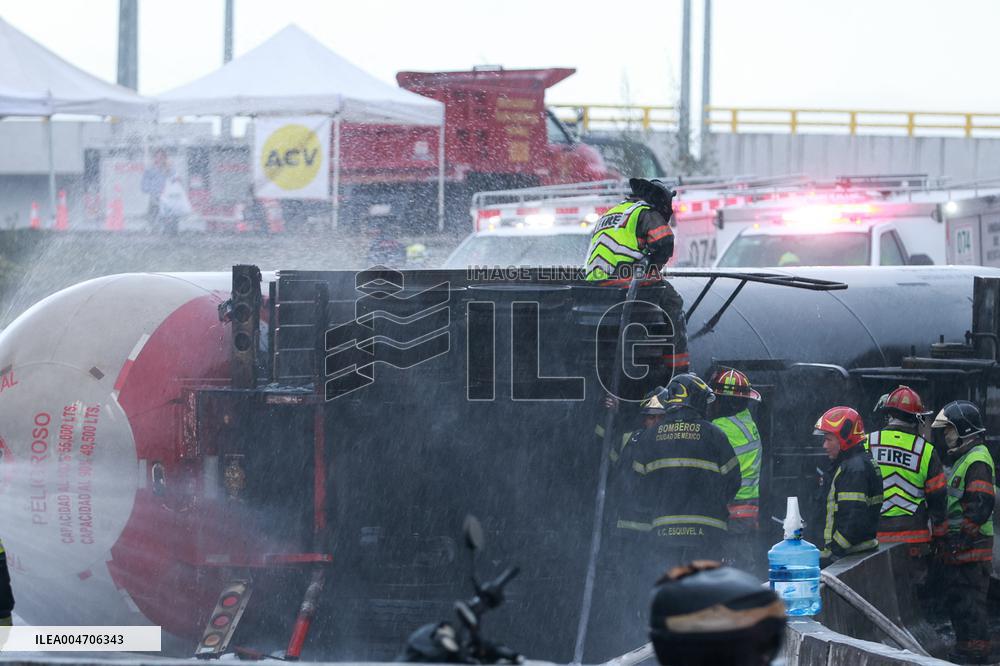 3 Killed and 70 Injured in Gas Explosion - Mexico City