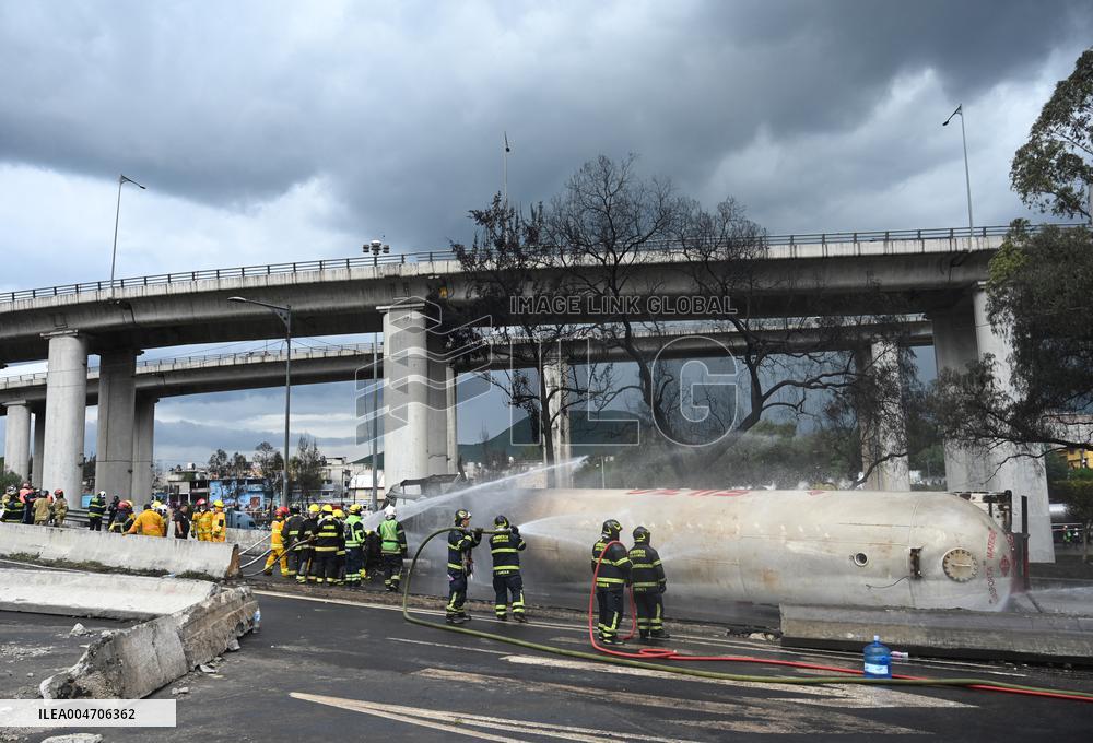 3 Killed and 70 Injured in Gas Explosion - Mexico City