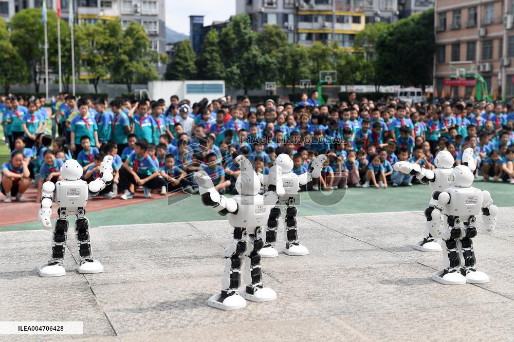 Science Popularization in Primary School