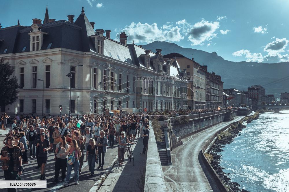 Bloquons Tout in Grenoble