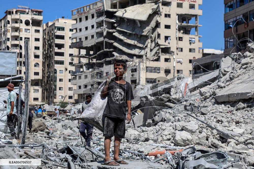 Israeli Airstrike in West of Gaza City