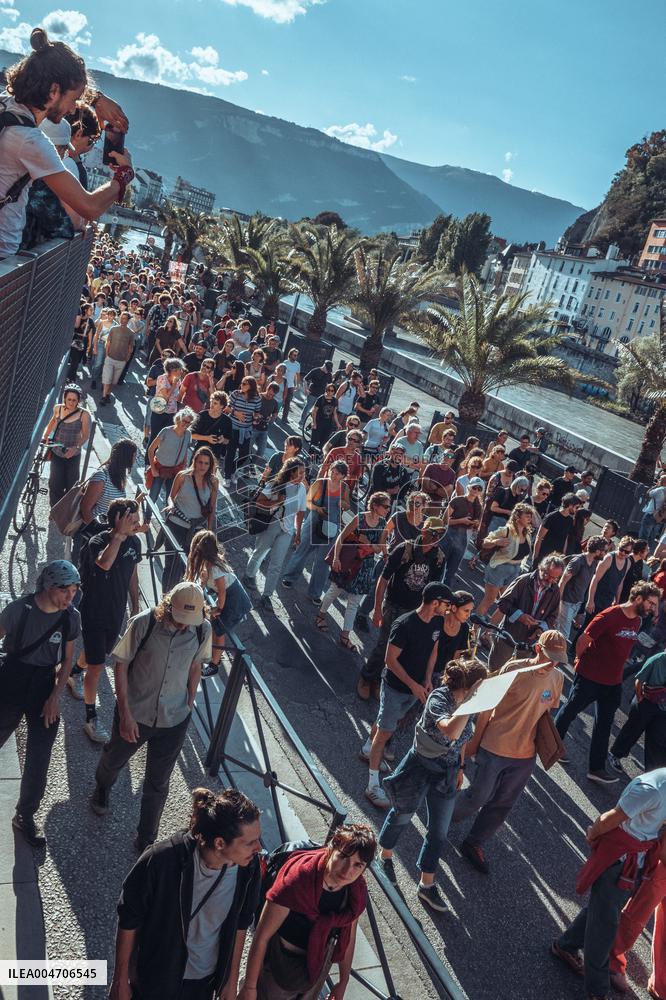 Bloquons Tout in Grenoble