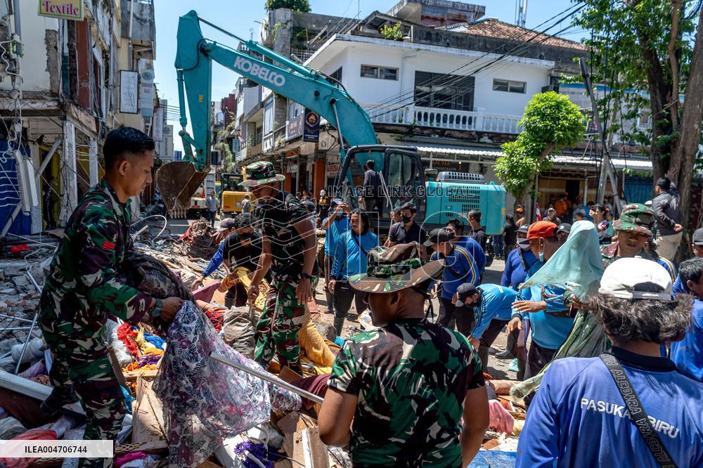 At Least 19 Killed in Flash Floods in Indonesia - Bali