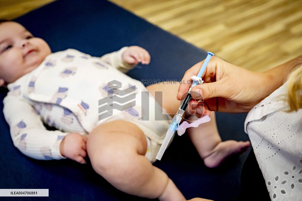 Vaccine Campaign Offered To Babies In Amsterdam - Netherlands