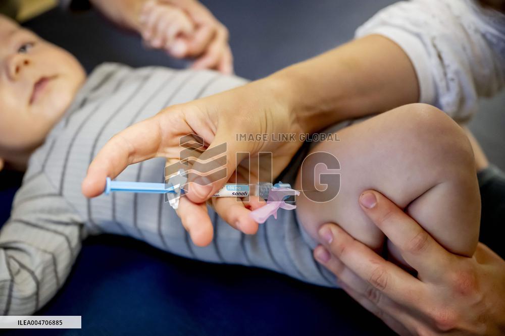 Vaccine Campaign Offered To Babies In Amsterdam - Netherlands