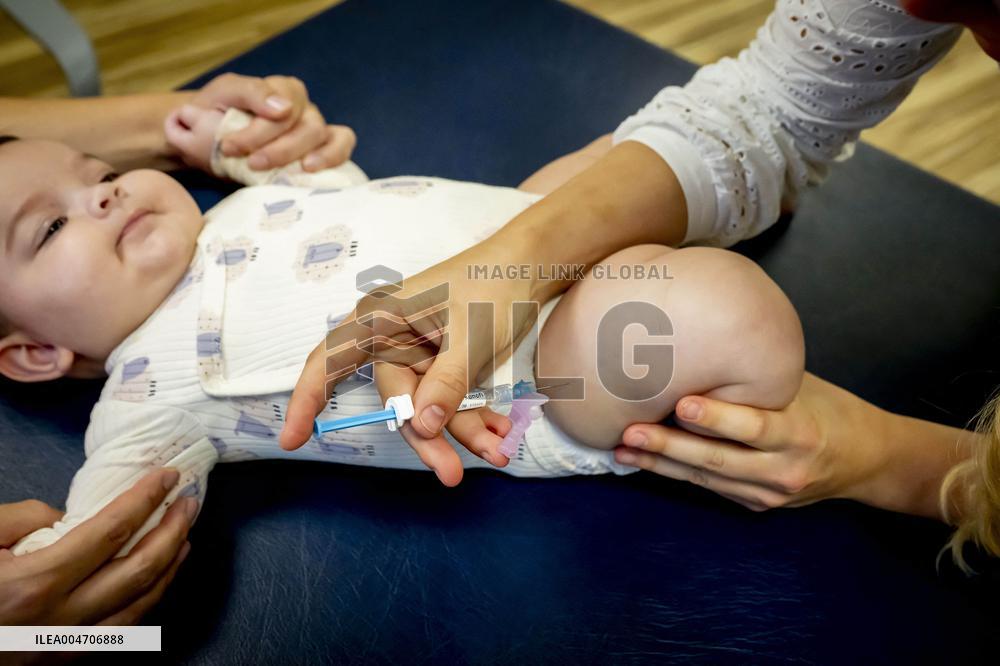 Vaccine Campaign Offered To Babies In Amsterdam - Netherlands