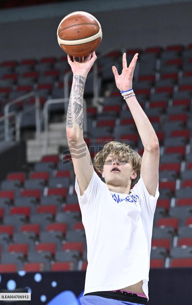 Koripallo: Susijengin historiaa tehnyt joukkue on monella tapaa historiallinen