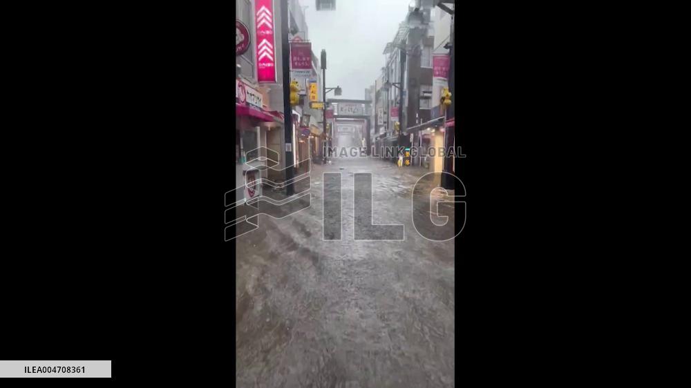 Japan: Storms Hit Tokyo and Surrounding Areas, Causing Floods and Power Outages 7