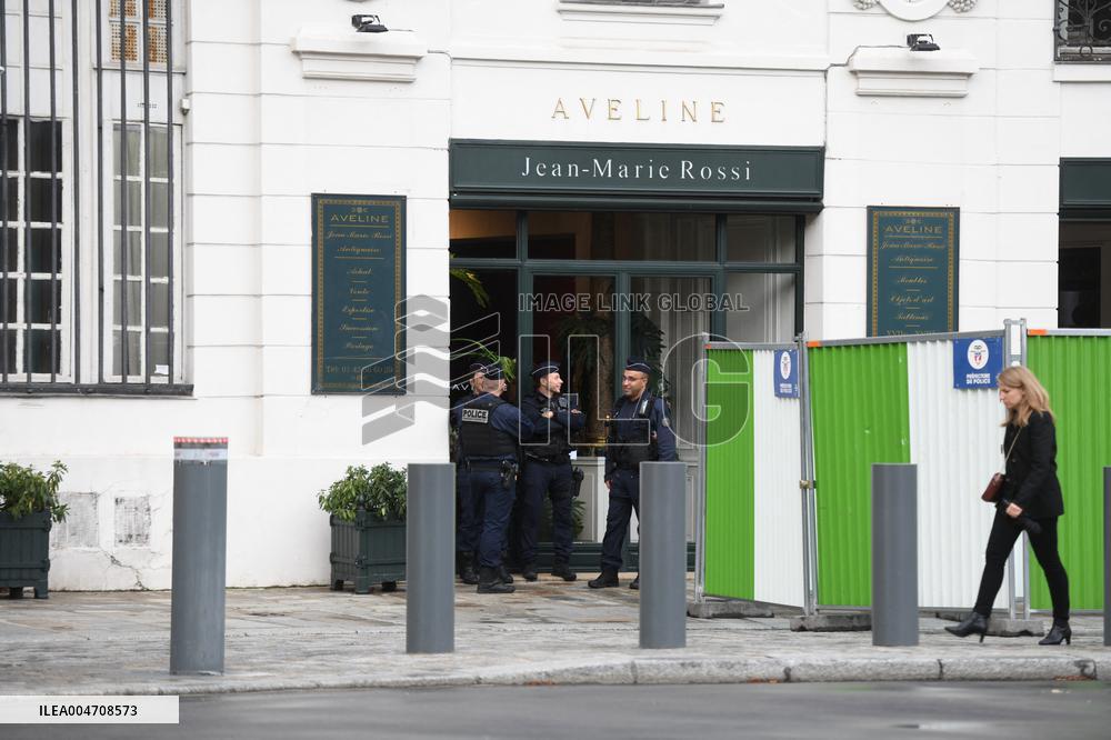 Man Dies In Suicide Jump Near Interior Ministry - Paris