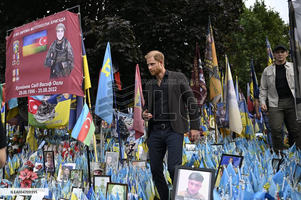 Prince Harry, the Duke of Sussex, made a surprise visit to the Ukraine