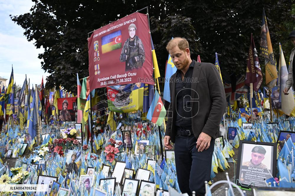 Prince Harry, the Duke of Sussex, made a surprise visit to the Ukraine