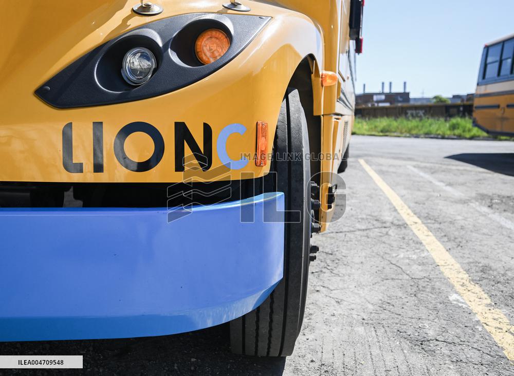 Electric School Bus - Montreal