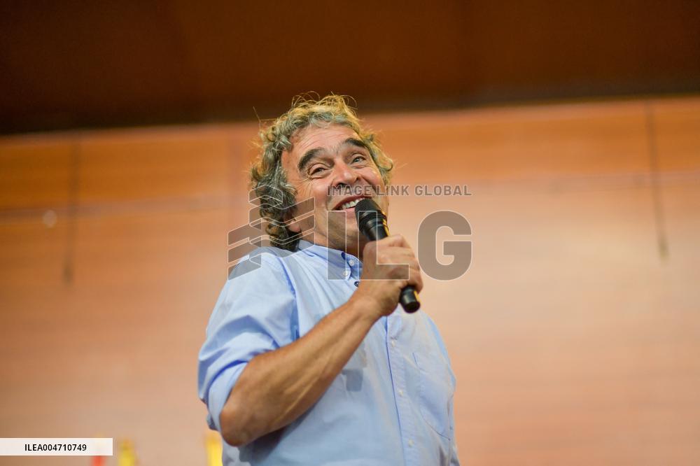 Pre-Presidential candidate Sergio Fajardo visits southern Colombia