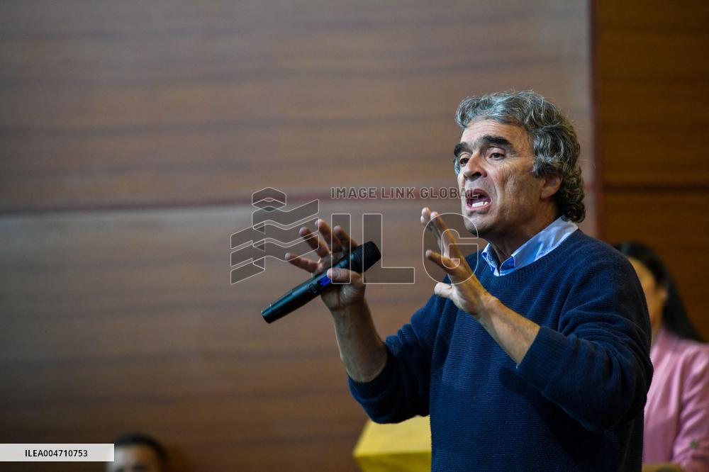 Pre-Presidential candidate Sergio Fajardo visits southern Colombia