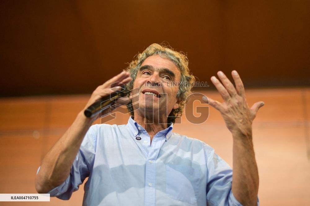 Pre-Presidential candidate Sergio Fajardo visits southern Colombia