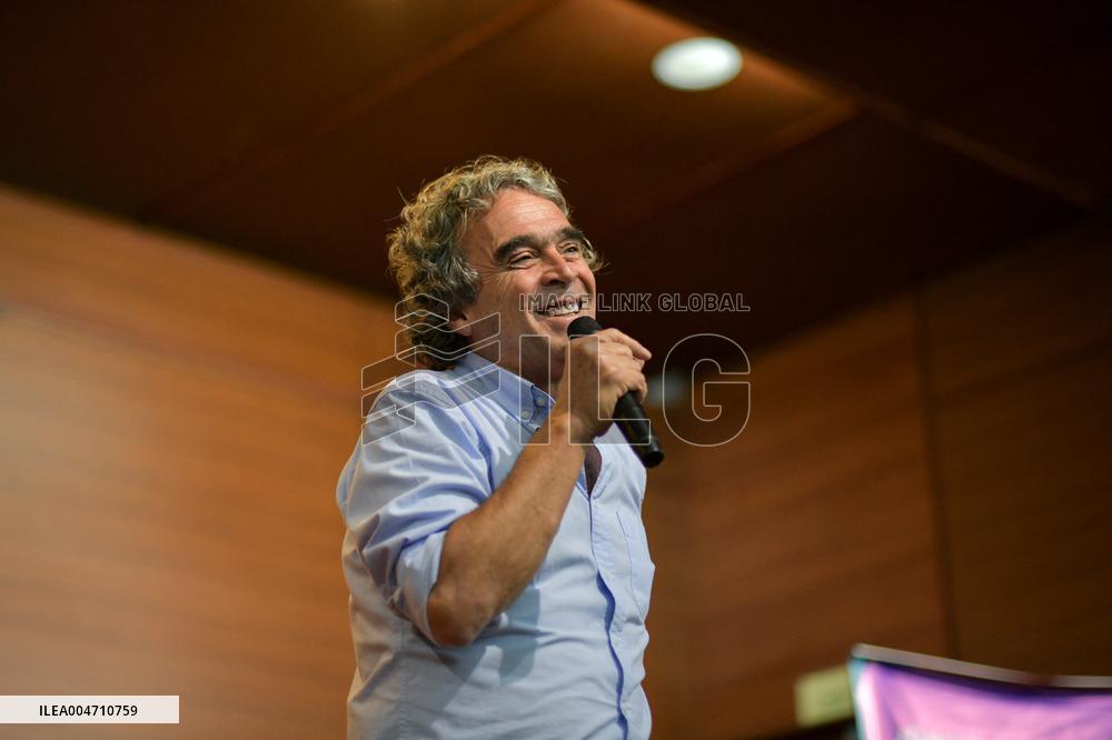 Pre-Presidential candidate Sergio Fajardo visits southern Colombia